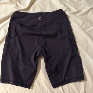 Born primitive cadence short women’s L